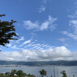 諏訪SAから諏訪湖を望む