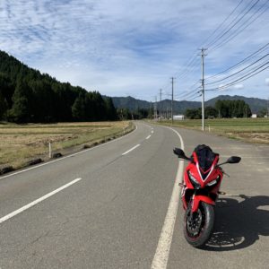 三国川ダムを目指し、南魚沼の田園風景を走るCBR650R②
