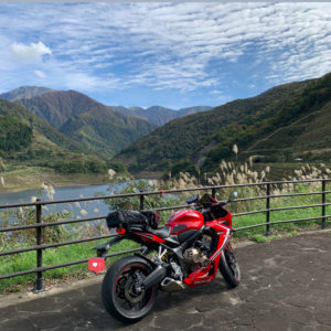 三国川ダム湖の秋らしい風景with CBR650R