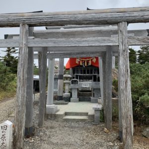 御嶽山登山道田の原大黒天にて