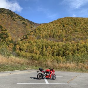 R158脇のヘリポートにてwith CBR650R