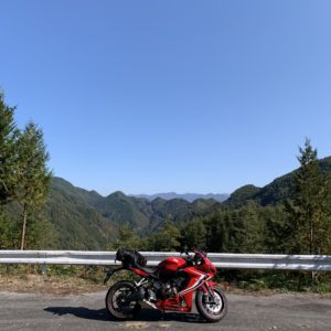 R151・祭り街道の見晴らし台にて南アルプスを望むwith CBR650R