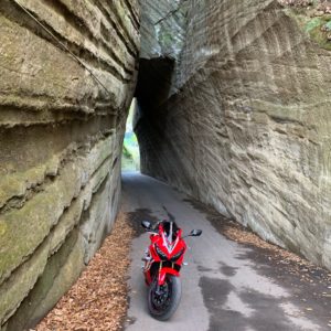 燈籠坂大師の切通しトンネルにてwith CBR650R④