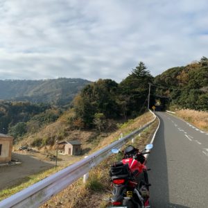 鹿野山九十九谷展望公園に向かうr93にてwith CBR650R