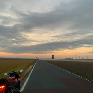 利根川の河川敷を走る抜け道にてwith CBR650R②