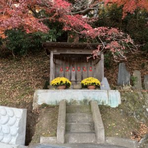 奥久慈・永源寺境内の風情ある紅葉の風景①