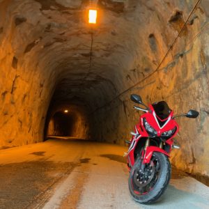 地底の迷宮的な奥米隧道にてwith CBR650R③