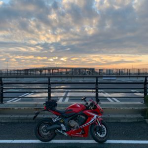 朝焼けとCBR650R＠海ほたる