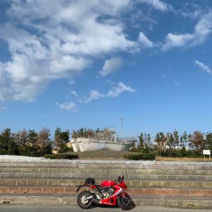 波崎かもめ公園の船とカラフル階段にてwith CBR650R