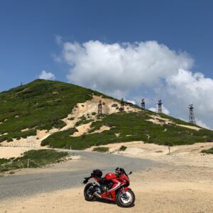 荒涼たる毛無峠にて