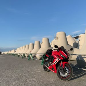 館山船形(漁港)でテトラ群とCBR650R