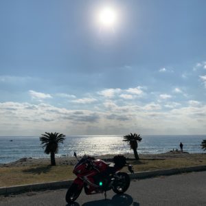 房総半島・白浜のR410沿いのパーキングwith CBR650R