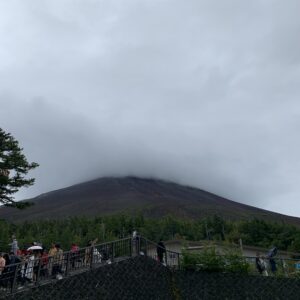 富士山五合目から山頂の眺め