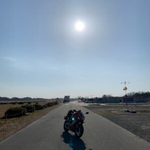 ホンダエアポート横のロードにてwith CBR650R