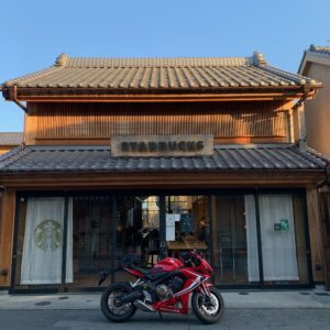 和風コンセプトの川越小江戸のスターバックスwith CBR650R