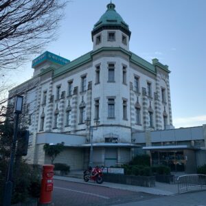 川越小江戸・一番街に立つレトロな埼玉りそな銀行with CBR650R