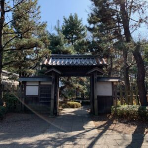 関東七名城「忍城」城内へ続く門にて