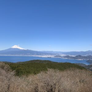 達磨山レストハウスから駿河湾越しの富士山