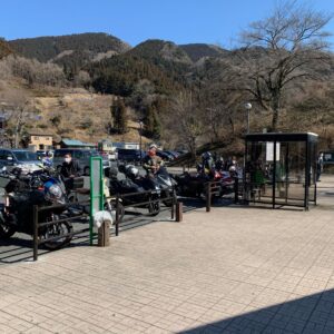 バイカーであふれる道の駅あしがくぼ