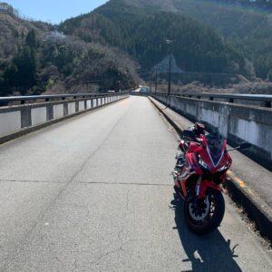 秩父・下久保ダム上ロードにてwith CBR650R②