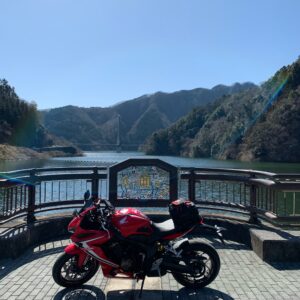 合角ダムより西秩父桃湖を眺めるwith CBR650R②