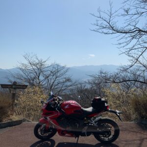 秩父・美の山公園から奥多摩方面の眺望with CBR650R
