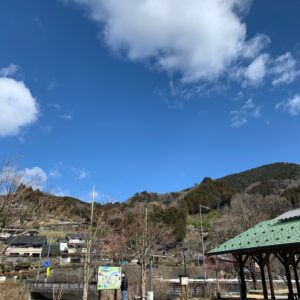 道の駅あしがくぼから眺める春の朝空