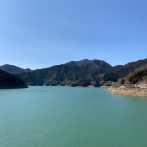 秩父・下久保ダムから眺める神流湖