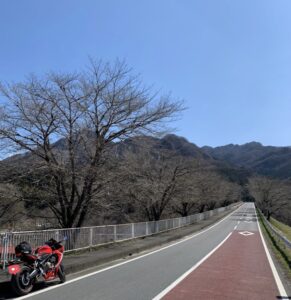 伸びやかな久那橋の風景with CBR650R