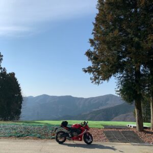 ときがわ町の山間部にあるパラグライダースポットにてwith CBR650R