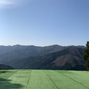 ときがわ町の山間部にあるパラグライダースポットにて
