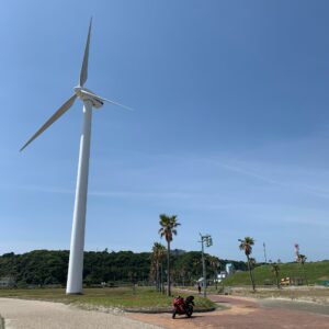 マリンパーク御前崎の風車 with CBR650R