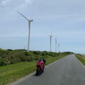 天竜川河口沿いに並ぶ風車群with CBR650R