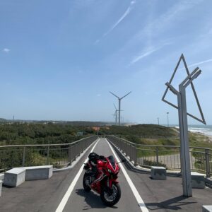 菊川河口に架かる潮騒橋 with CBR650R