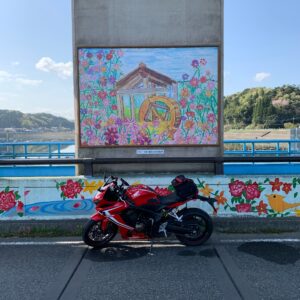 高滝ダム上のpictureとCBR650R①