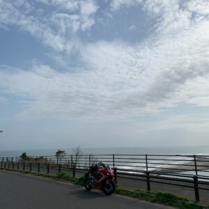 房総半島・外房の飯岡灯台の丘から眺める海とCBR650R②