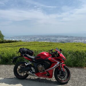 日本平さくら通りの茶畑からの眺めwith CBR650R