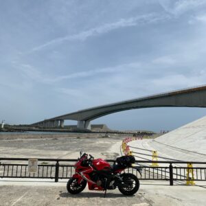浜名湖の新居弁天海釣公園から見る浜名大橋with CBR650R