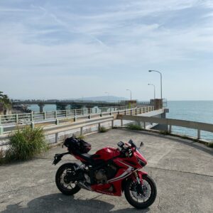 大崩海岸 石部海上橋 駐車場にてwith CBR650R