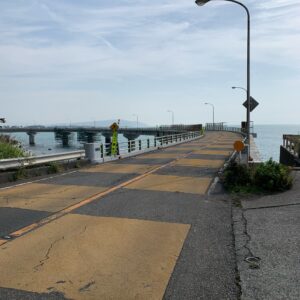 大崩海岸 石部海上橋 駐車場付近のロード風景