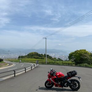 日本平さくら通りの駐車場からの富士山の眺め