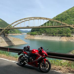 奥秩父もみじ湖周遊ルートで中津川大橋を眺めるwith CBR650R