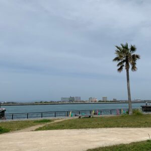 浜名湖の新居弁天海釣公園から見る浜名湖ののどかな風景