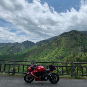 野麦カエデ街道のパーキングにてwith CBR650R