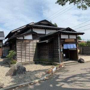 上越市のお蕎麦屋さん「いたくら亭」の入口