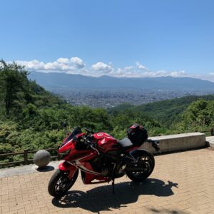 甲府市和田峠みはらし広場にてwith CBR650R