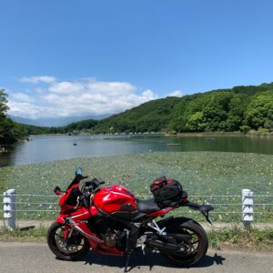 山梨県甲府市の高台にある千代田湖with CBR650R