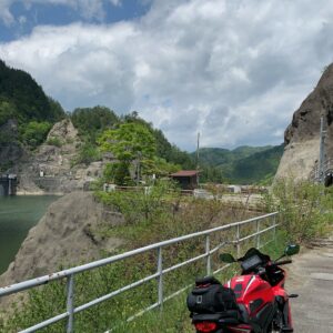 高根第一ダムの風景with CBR650R