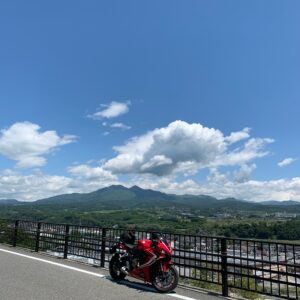 山梨県韮崎市の平和観音の丘より眺める八ヶ岳with CBR650R