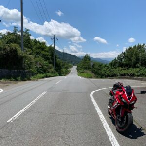 山梨県笛吹市の高台を走るr308の伸びやかな風景②